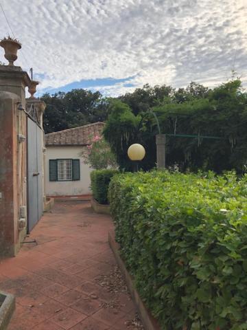 Room In Villa -Livorno - Montenero Exterior photo